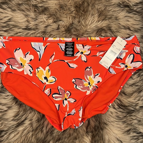 Plus size red / orange flower print bikini bottom. - Picture 3 of 4